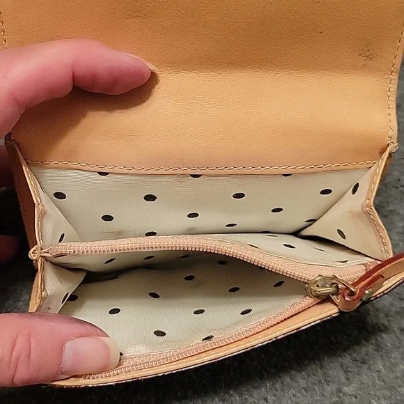Small Kate Spade wallet snap & zipper closure...sew pictures for condition - Picture 12 of 15